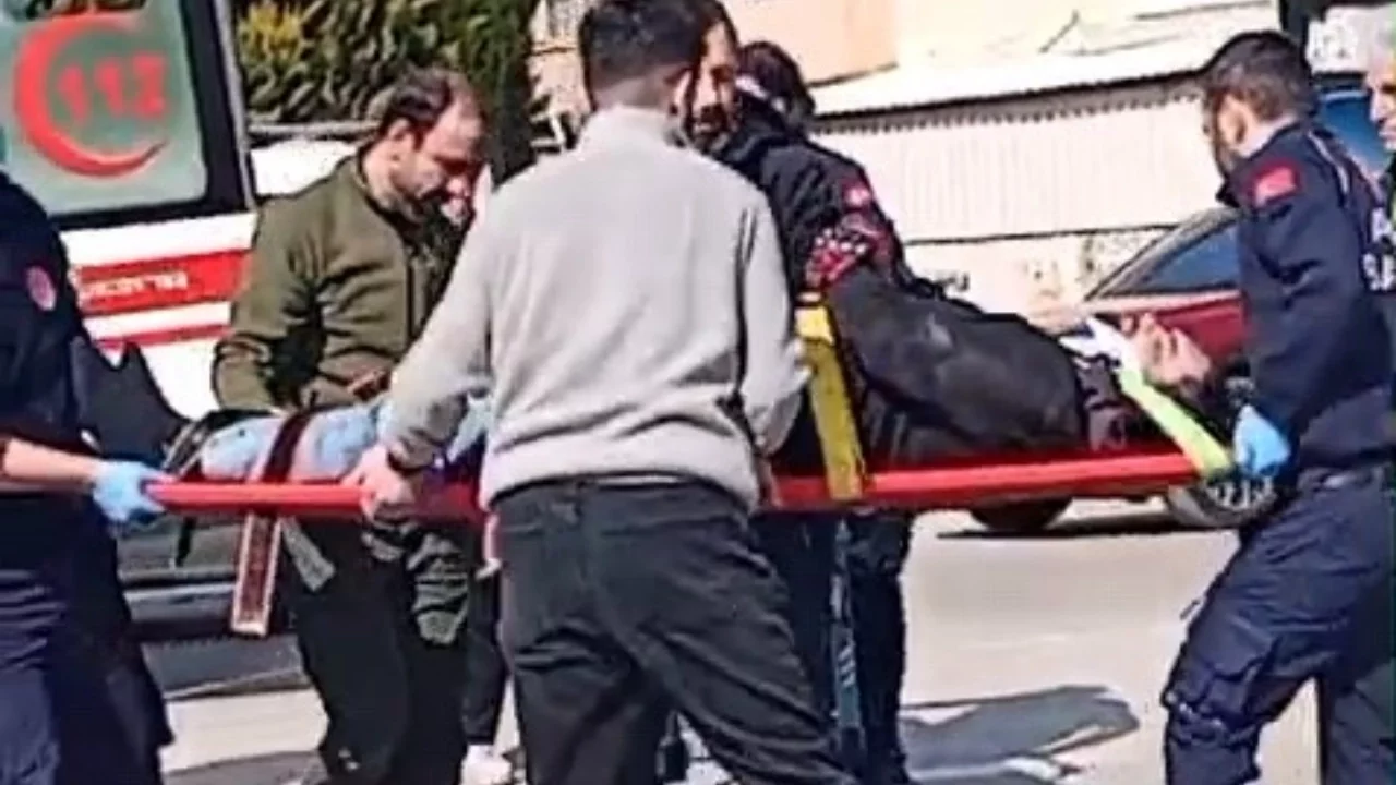 Bursa'da Motosiklet ile Hafif Ticari Araç Çarpıştı: 1 Yaralı