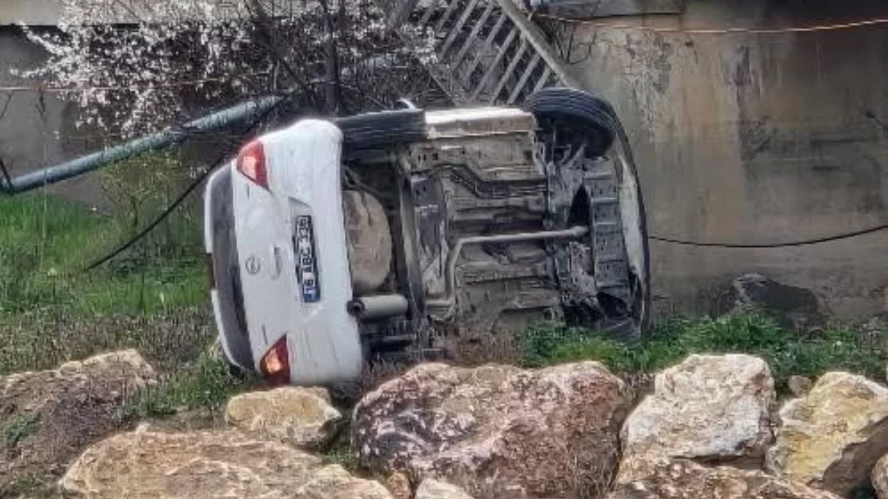 Bursa'da feci kaza! Genç sürücü ölümden döndü