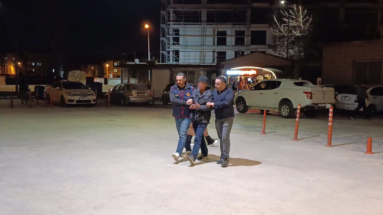 Bursa'da 15 yıl hapis cezası bulunan firari dolmuşta yakalandı