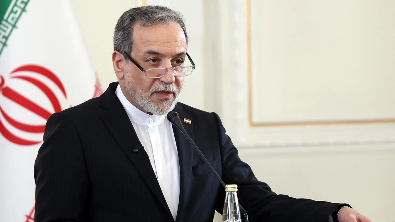 İran'dan sert mesaj: "Siyasi sistemimiz sarsılmaz"