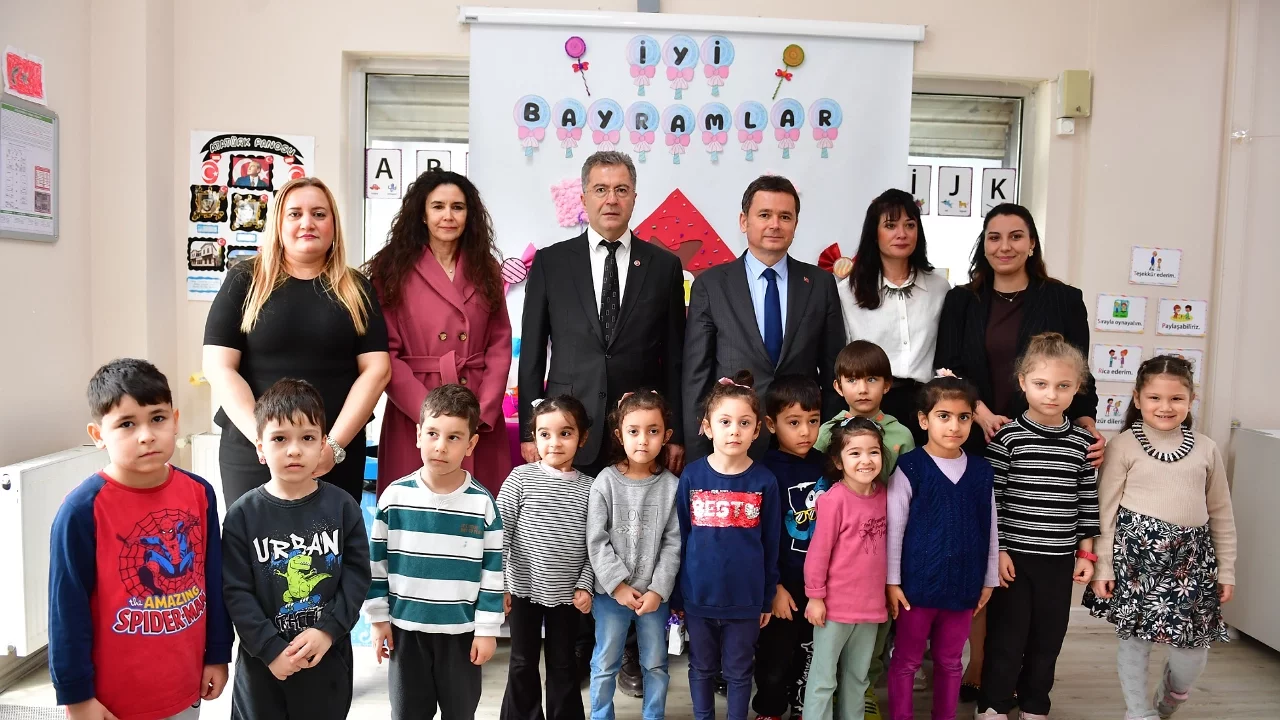 Bayramın Neşesi Minik Kalpler'de Taştı