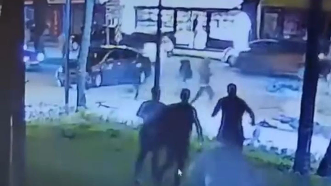 Bursa'da motosiklet otomobile çarptı: Sürücü ağır yaralandı