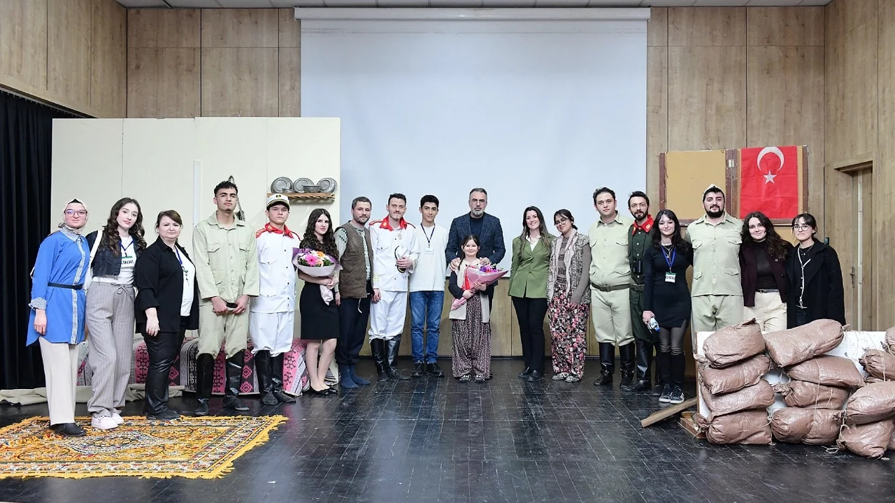 Çanakkale'nin Hikâyesi Kestel'de Sahneye Taşındı