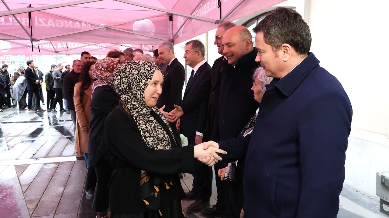 Başkan Erkan Aydın Personeliyle Tek Tek Bayramlaştı