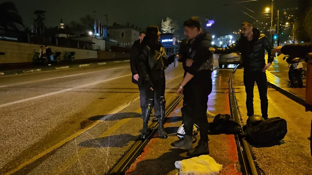 Bursa'da su birikintisi sandığı çukur kazaya neden oldu