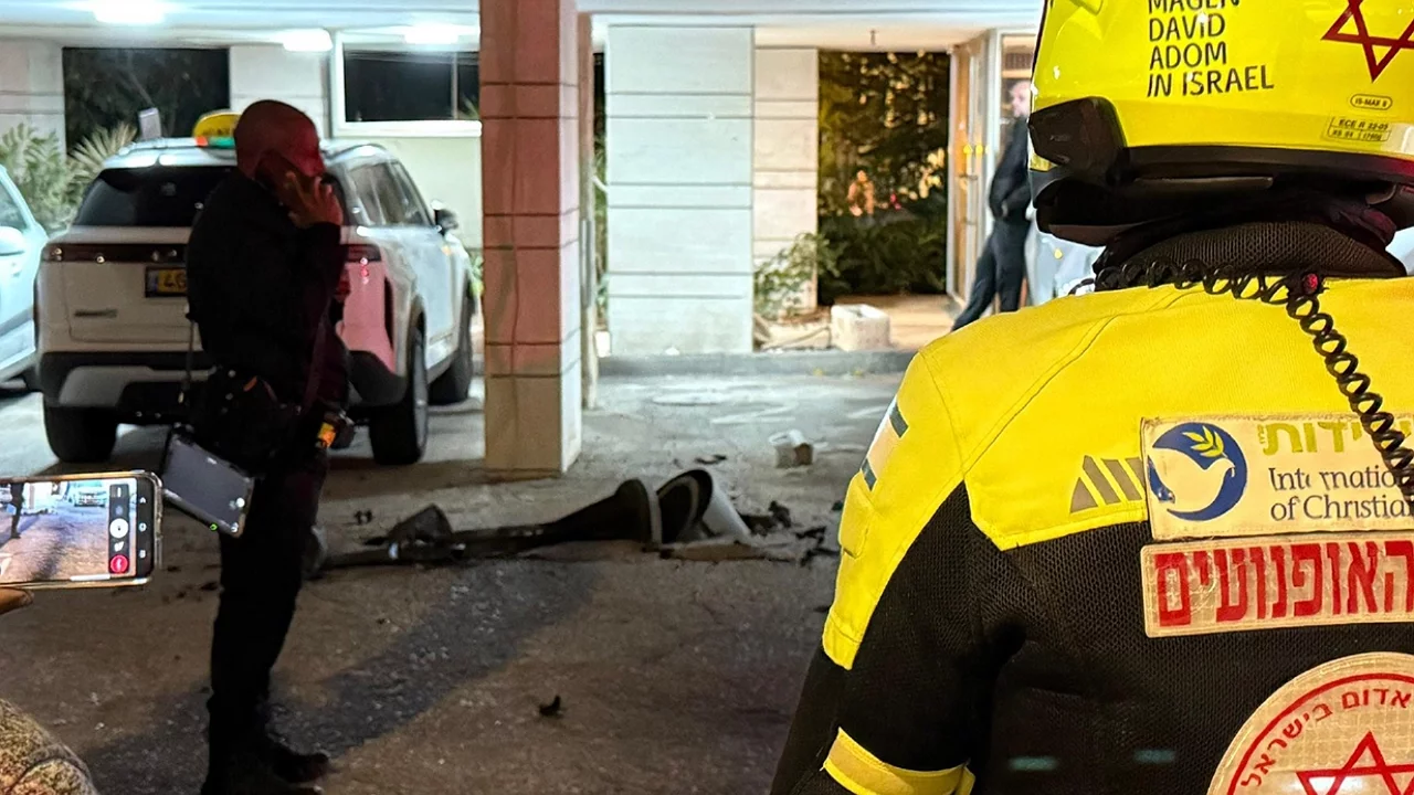 İran'ın Füze Saldırıları İsrail'de Maddi Hasara Yol Açtı