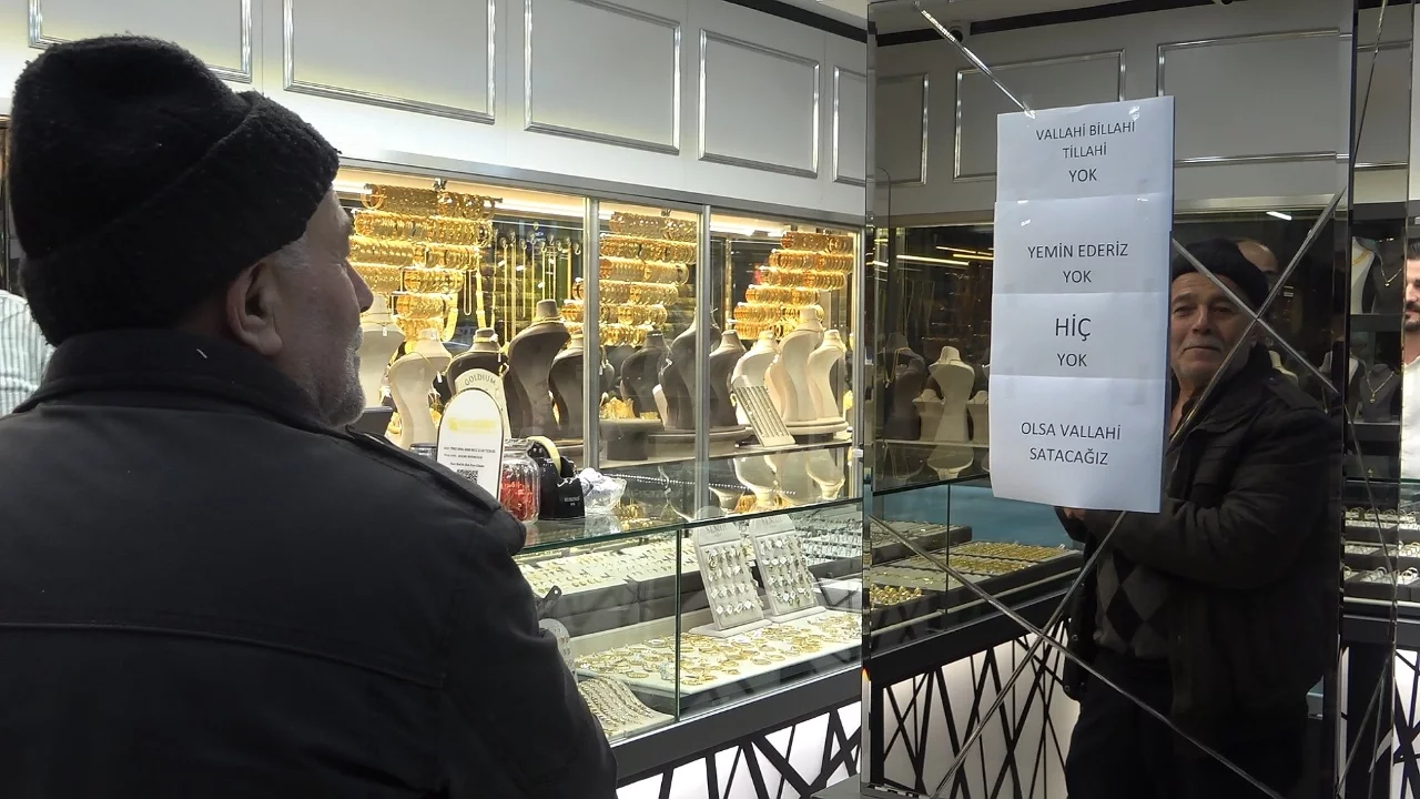 Bursa'da Altın Alarmı: Kuyumcularda Yoğunluk, Camda "Yok" Yazısı