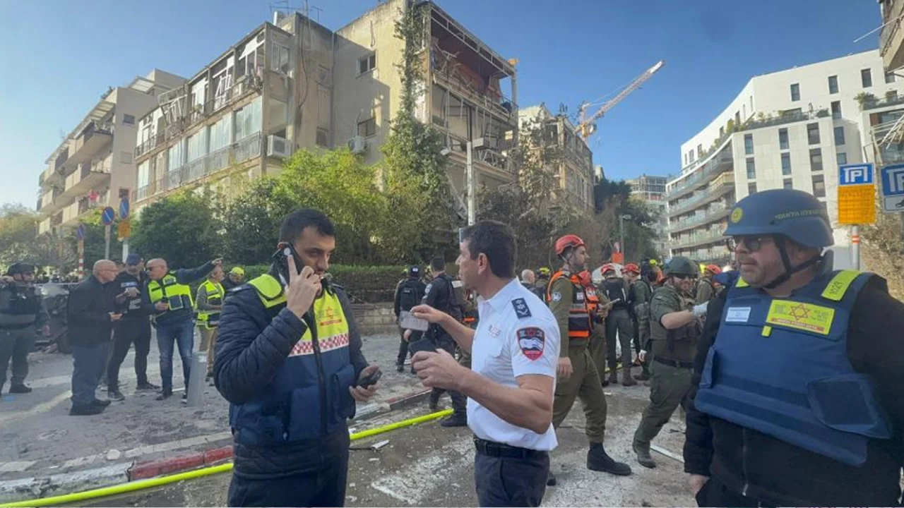 İran'dan Tel Aviv'e Füze Saldırısı: 6 Yaralı