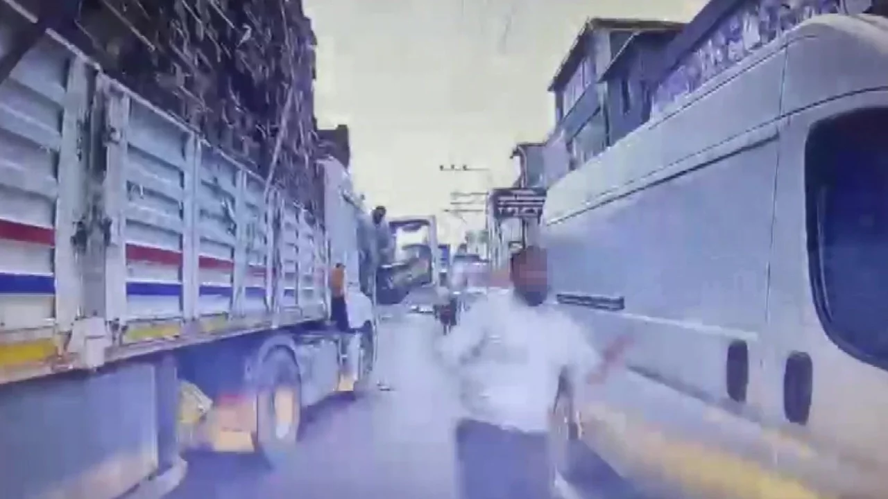 Trafik tartışması kanlı bıçaklı saldırıya dönüştü