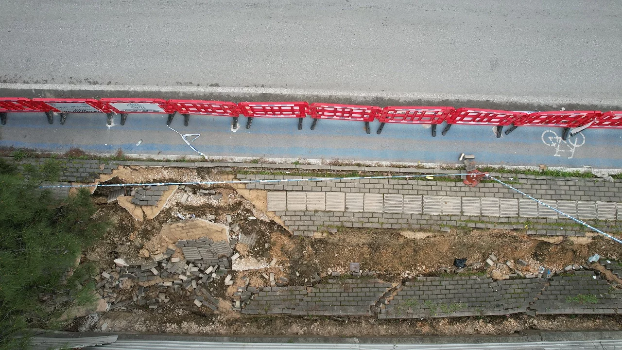 Bursa'da hafriyat çalışmasında yola zarar verdiler