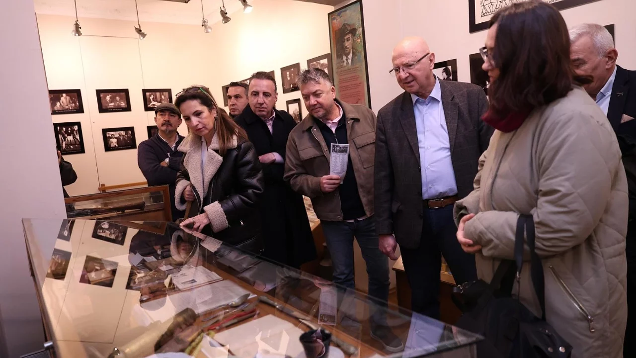 Bursa Basını Orhan Kemal Müzesi'ni Gezdi