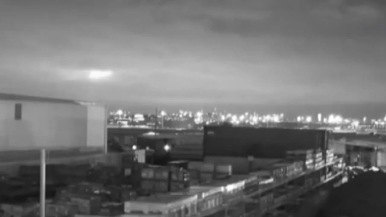 Hizbullah'ın İsrail'e füze saldırısı sirenleri çaldırdı