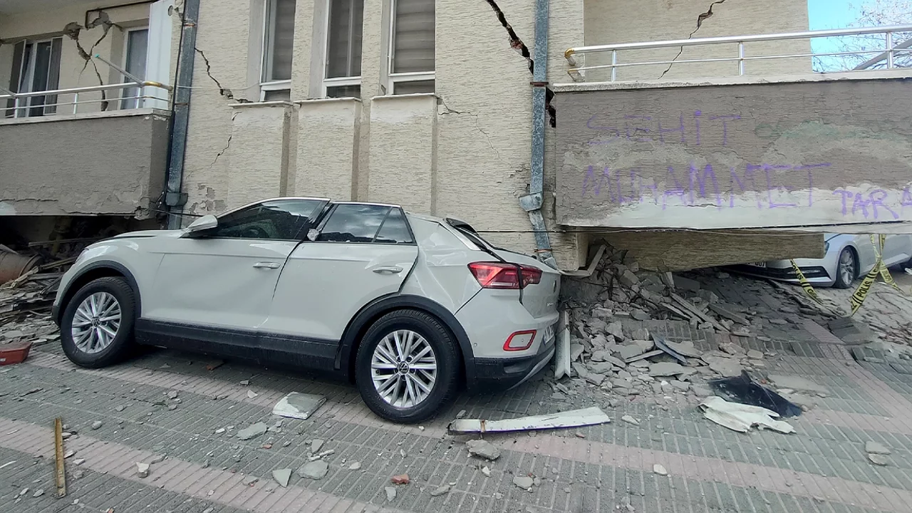 Depremde Hasar Gören Araçları Piyasaya Süren 29 Şüpheliye Operasyon