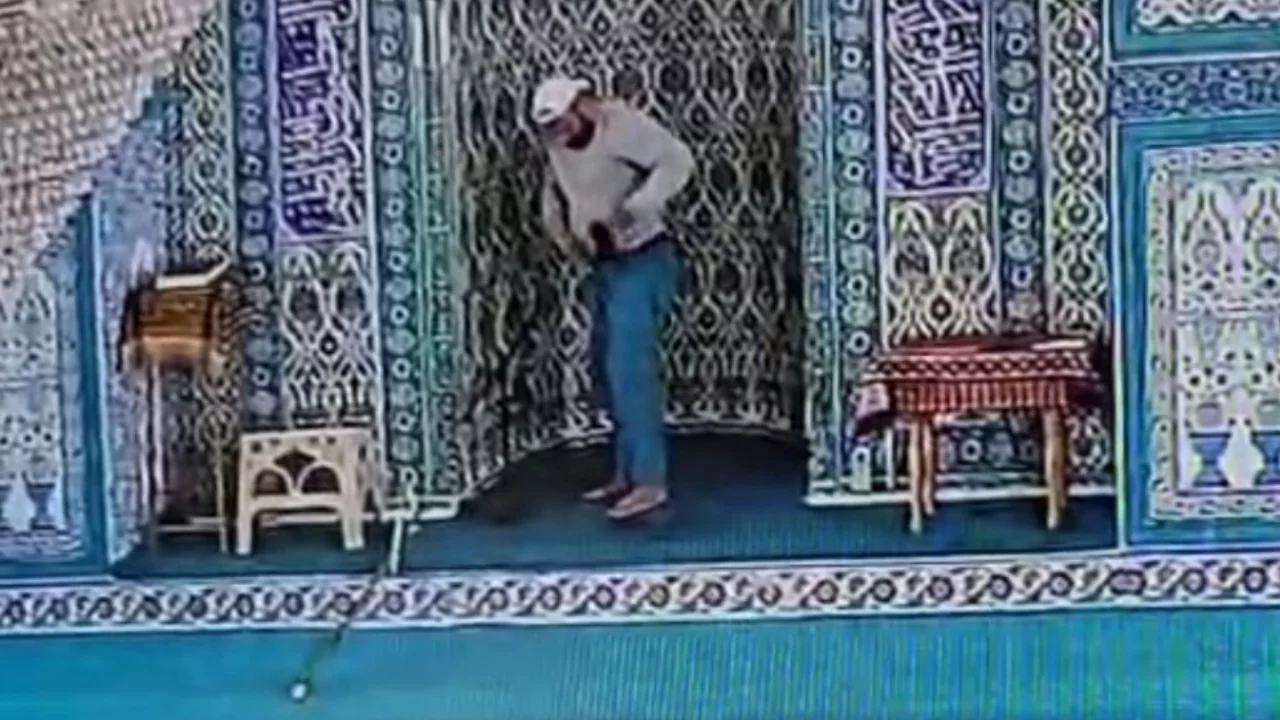 Bursa'da Camilerden Balık Oltalı Hırsızlık Şoku