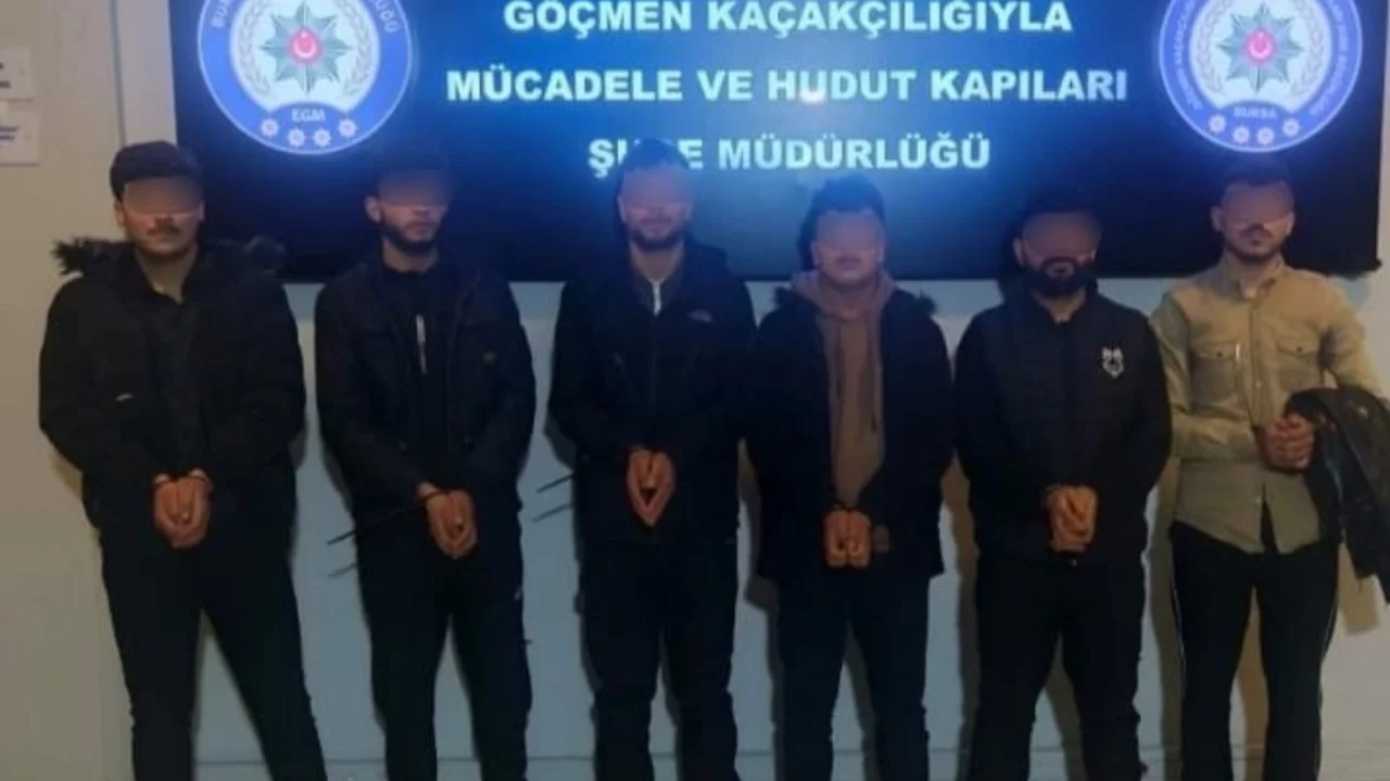 Bursa'da göçmen kaçakçılığı operasyonu: 17 kişi yakalandı