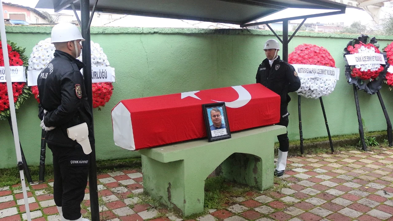 Bursa'da Polis Memuru Mehmet Pişik Hayatını Kaybetti