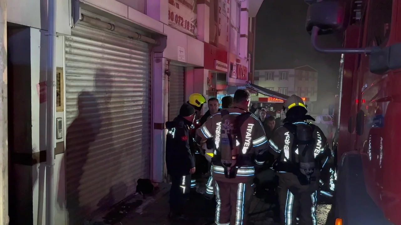 Bursa'da depoda yangın paniği