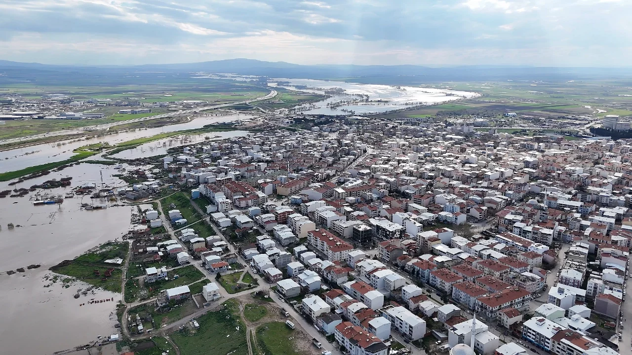 Bursa'da yağış sonrası araziler sular altında kaldı
