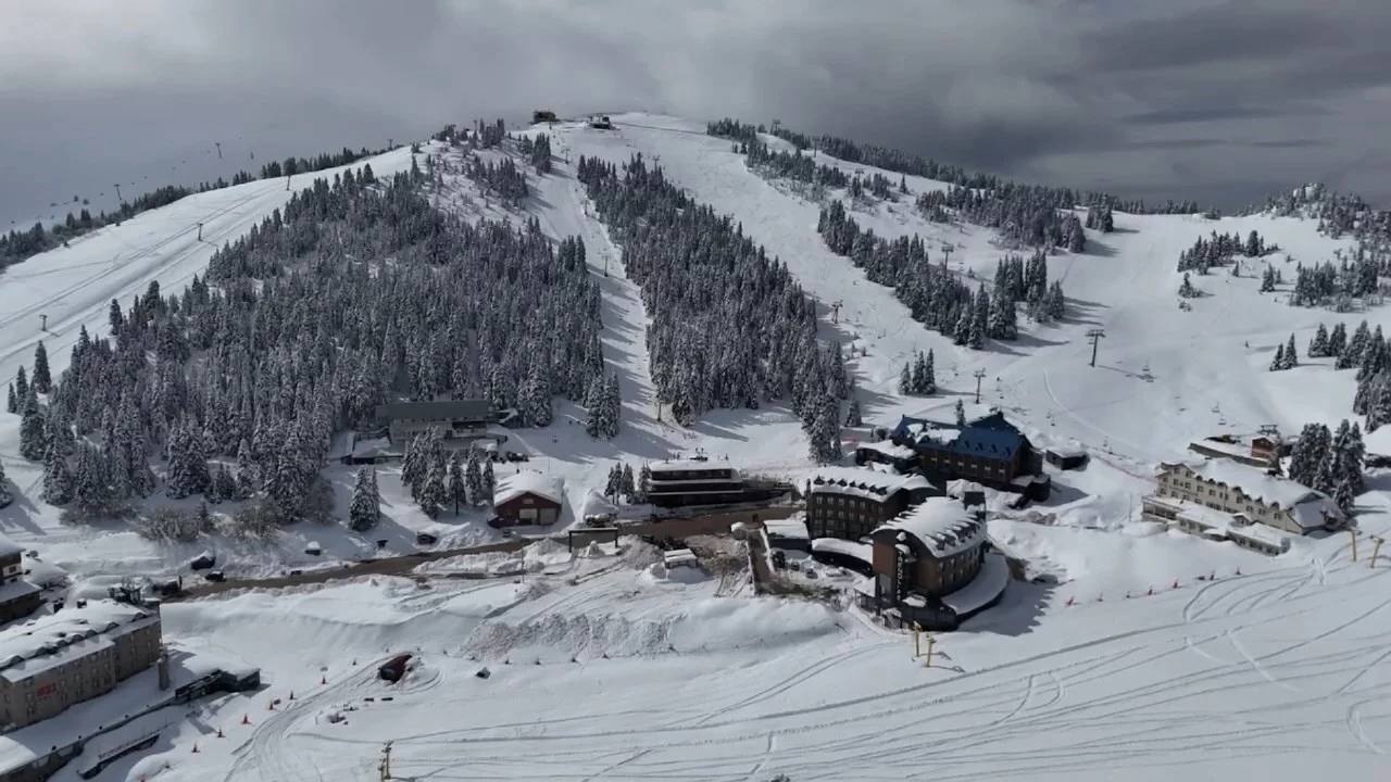 Uludağ'da Nisan ayında kar sürprizi: Zirvede kar kalınlığı 2 metreyi buldu