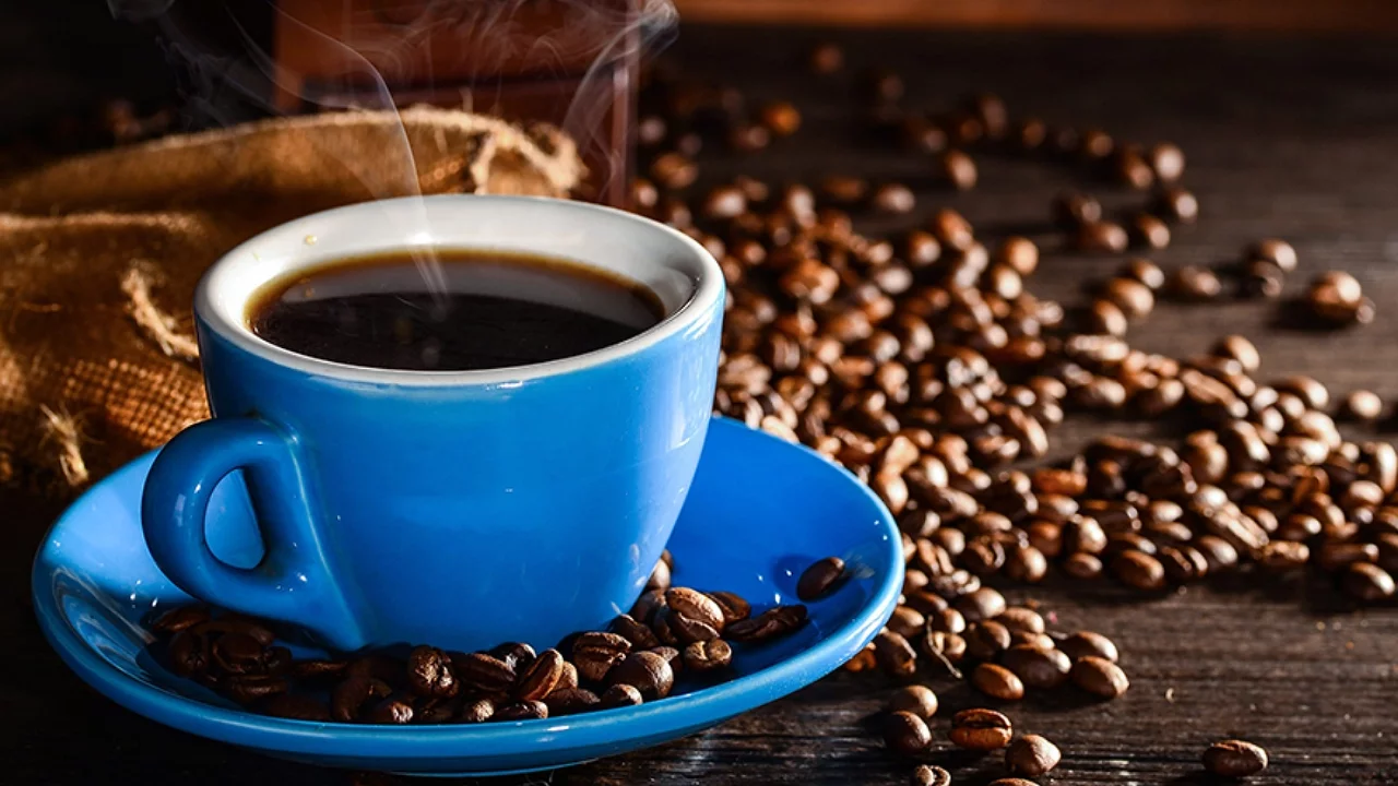 Kardiyolog uyardı: Günde 4 fincandan fazla kahve kalp sağlığını etkileyebilir