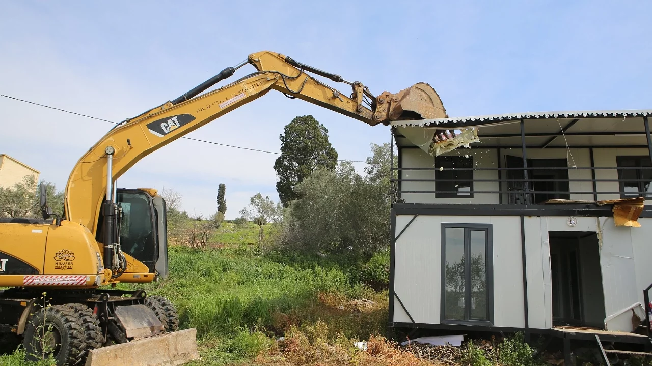 Gölyazı'da kaçak yapılara geçit yok