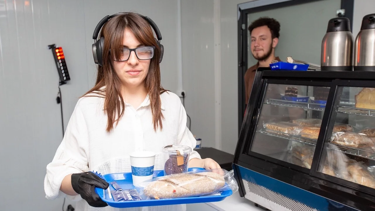 Otizmin zorluklarını yaşayarak öğrendiler