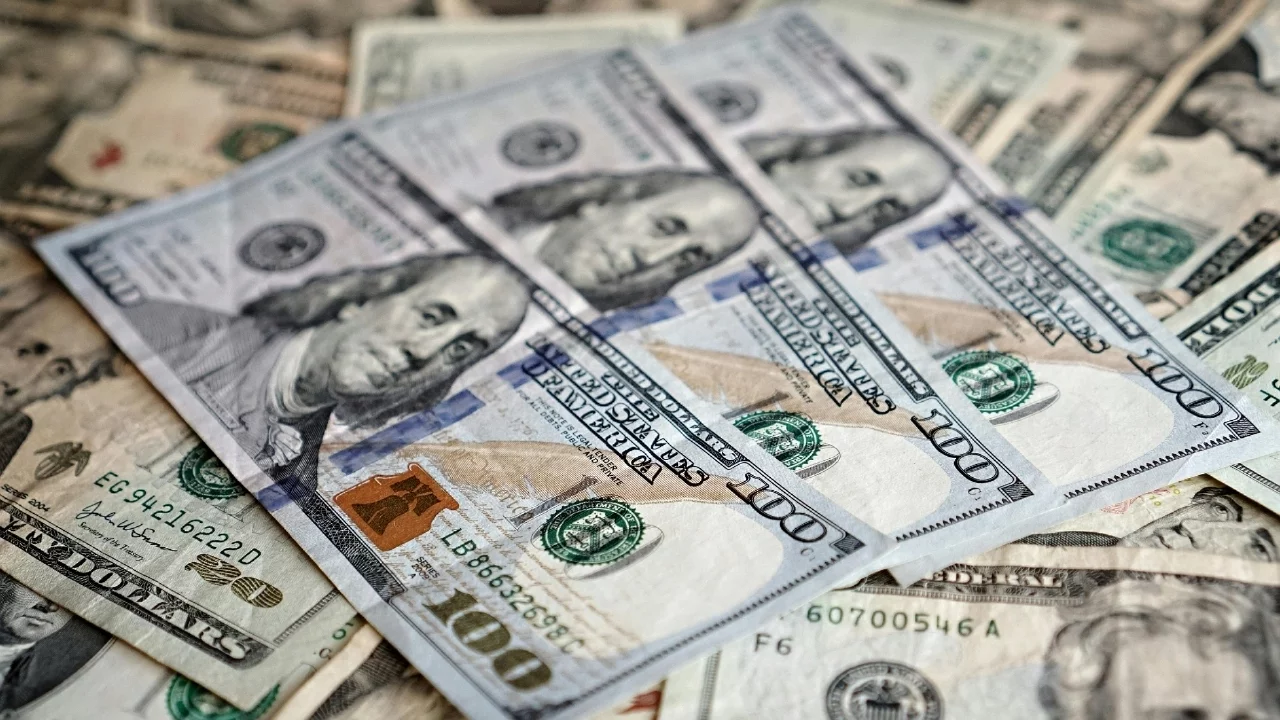 Dövizde güne sakin başlangıç