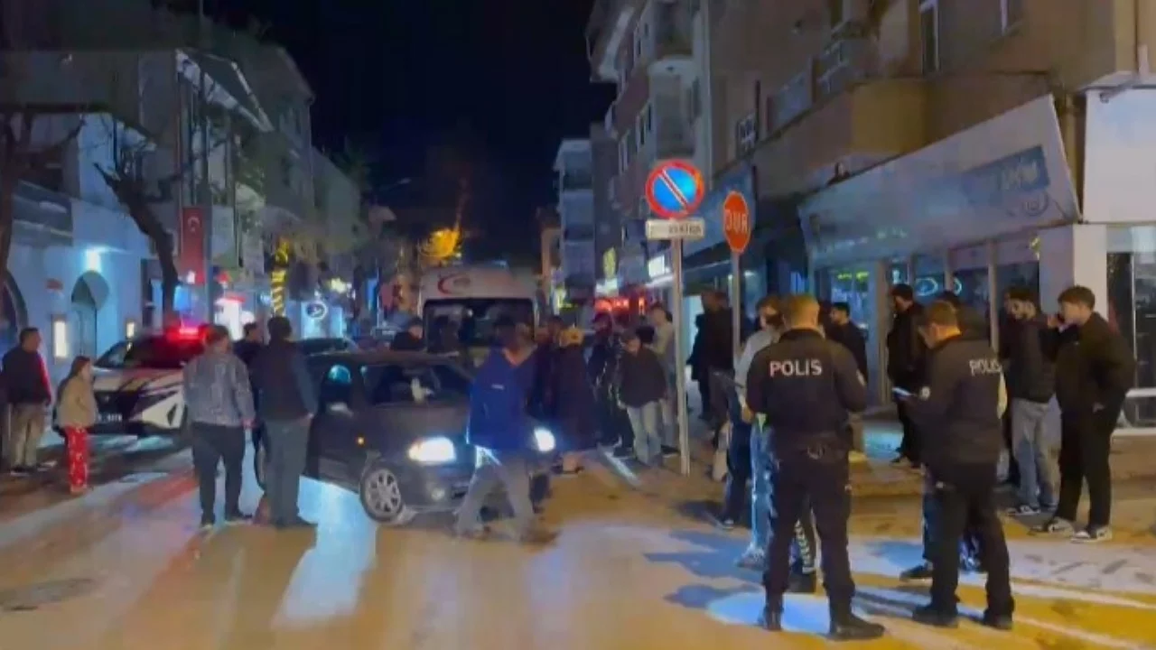 Bursa'da Otomobil ile Motosiklet Çarpıştı