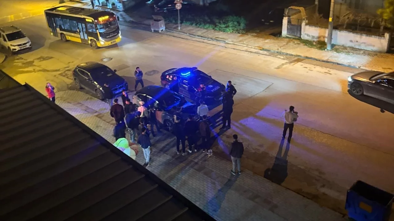 Bursa'da İki Grup Arasında Sopalı Kavga: 3 Yaralı