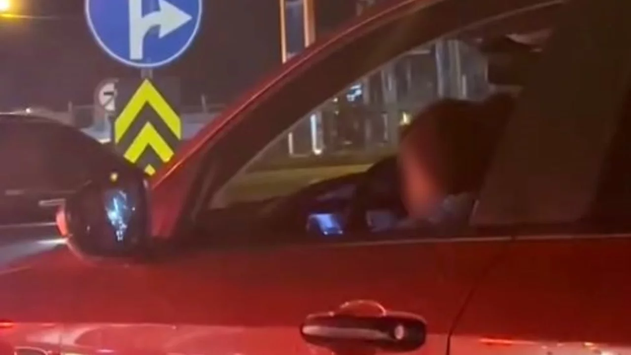 Bursa'da Sürücü Kucağında Çocukla Trafikte Tehlike Yarattı