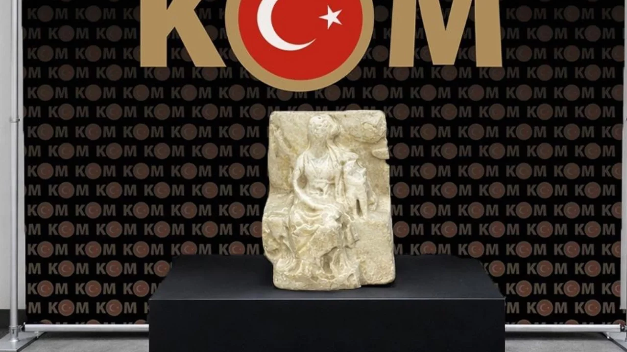 2 Bin Yıllık Kybele Heykeli Ele Geçirildi