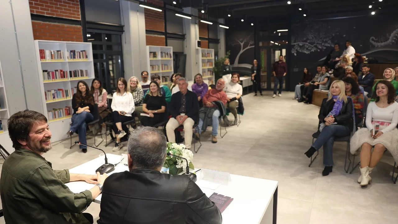 Hakan Bıçakçı, TikTok çağında edebiyatı sürdürmeyi Nilüfer'de anlattı
