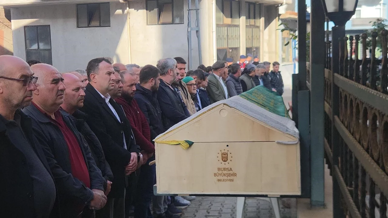 Bursa'da baba ve oğlu son yolculuğuna uğurlandı