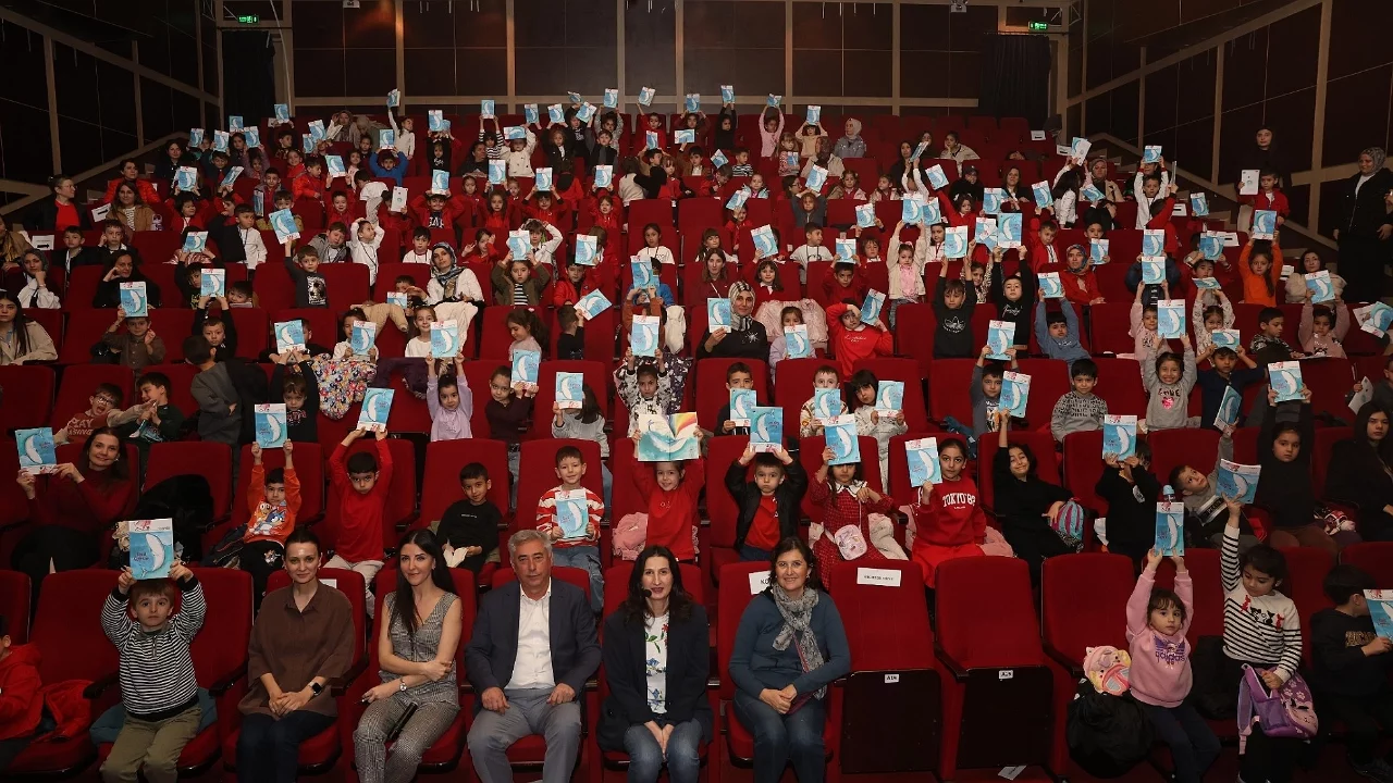 Minikler, "Kızıl Kaptan" ile hayal yolculuğuna çıktı