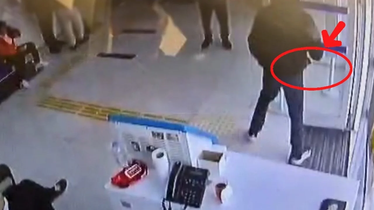 Satırlı gasp girişimi: Şüpheli kaçamadan yakalandı