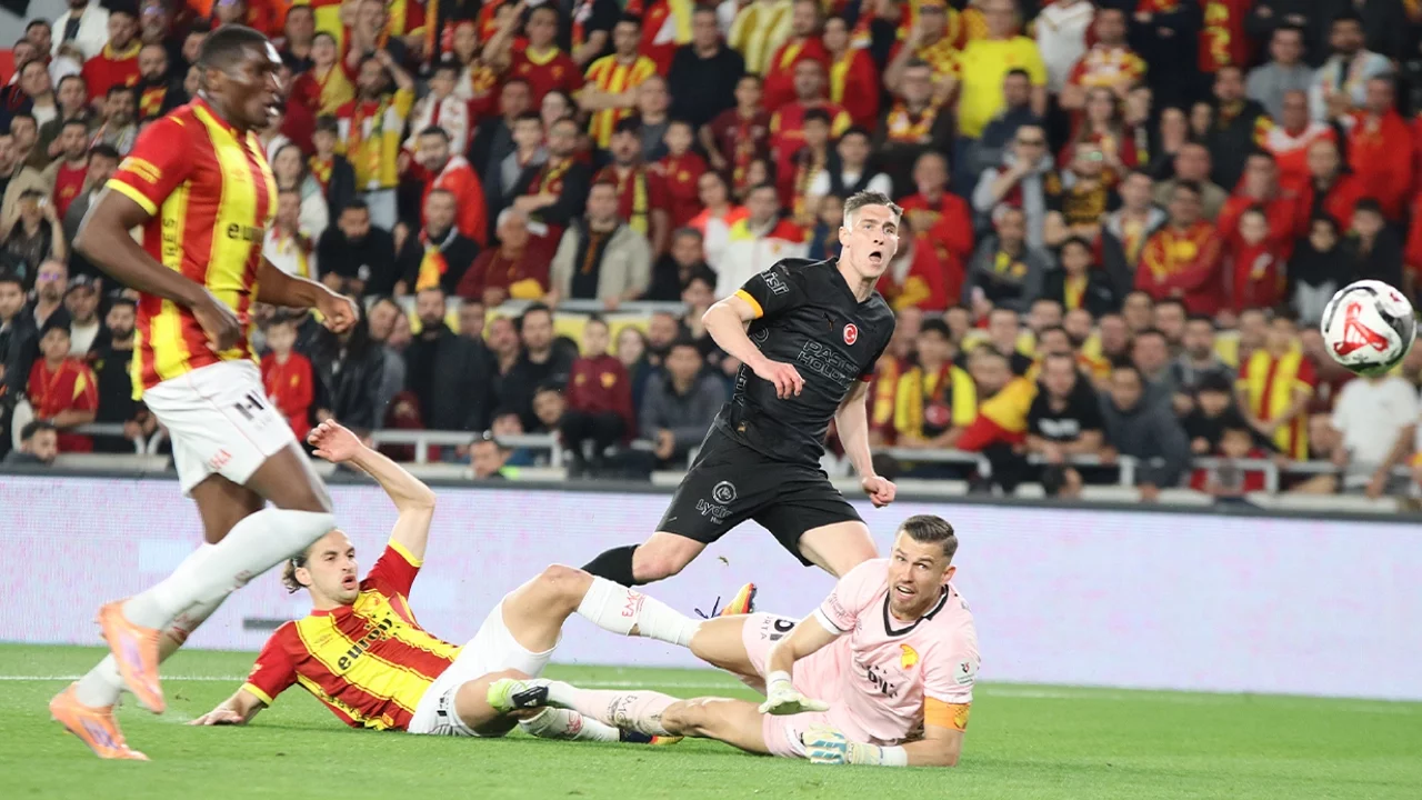 Galatasaray deplasmanda kazandı: Göztepe'yi 3 golle geçti