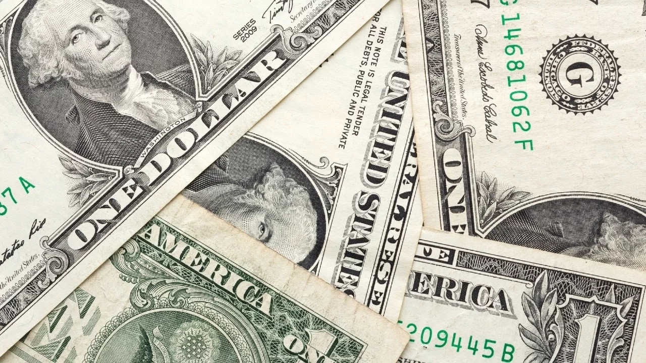 Dolar ve euro güne yükselişle başladı