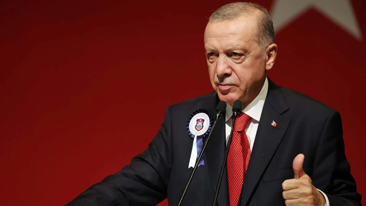 Erdoğan'dan Polis Teşkilatı'na övgü: "Devletin gözbebeği"