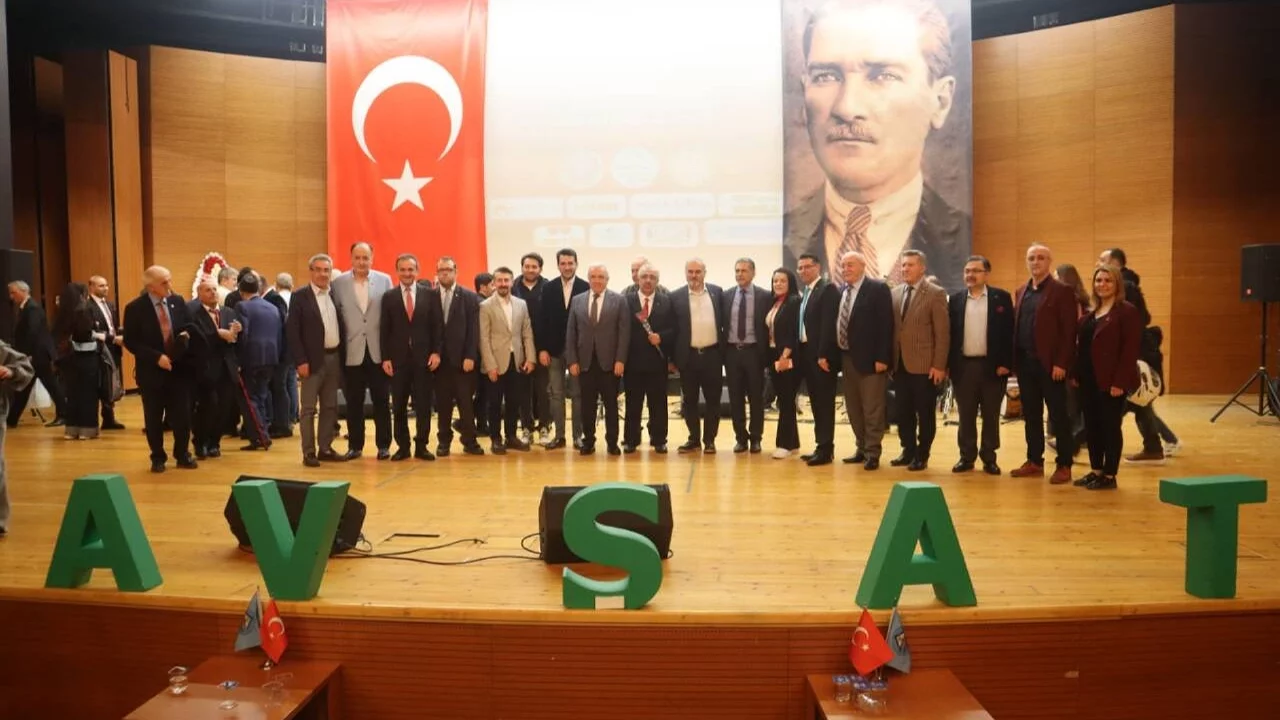 Bursa Şavşatlılar Derneği'nden unutulmaz müzik gecesi