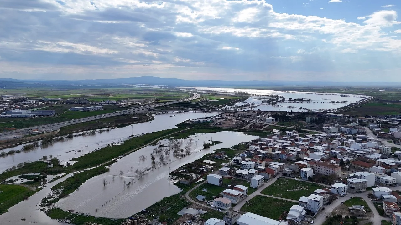 Bursa'da taşkın felaketi: 10 bin dönüm arazi sular altında
