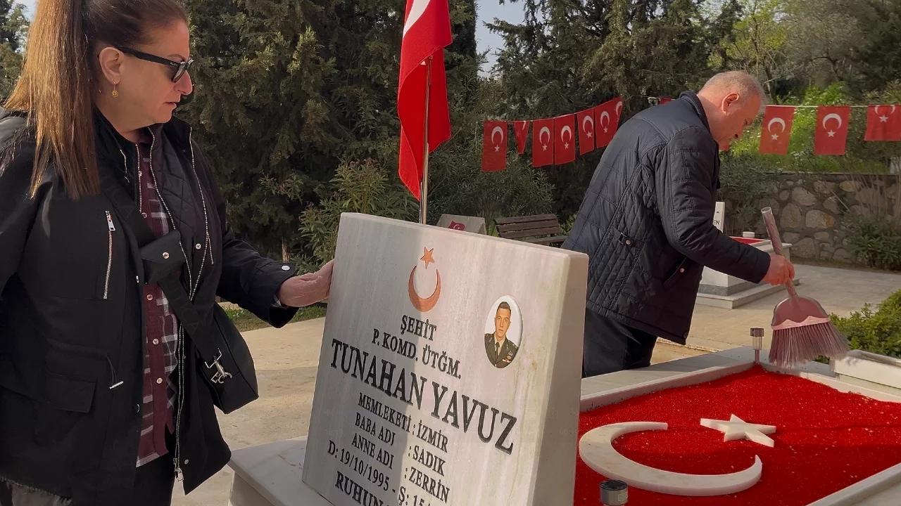 Bursa'da şehit mezarındaki heykel çalındı