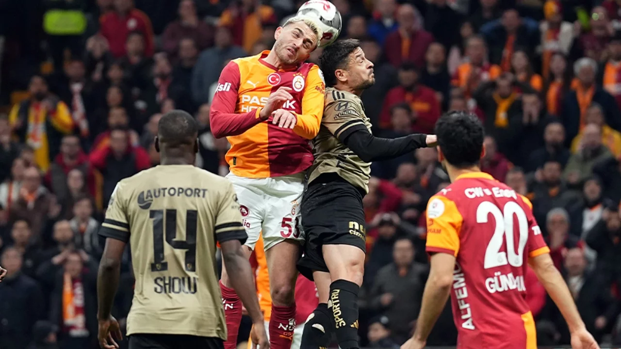 Galatasaray evinde puan kaybetti