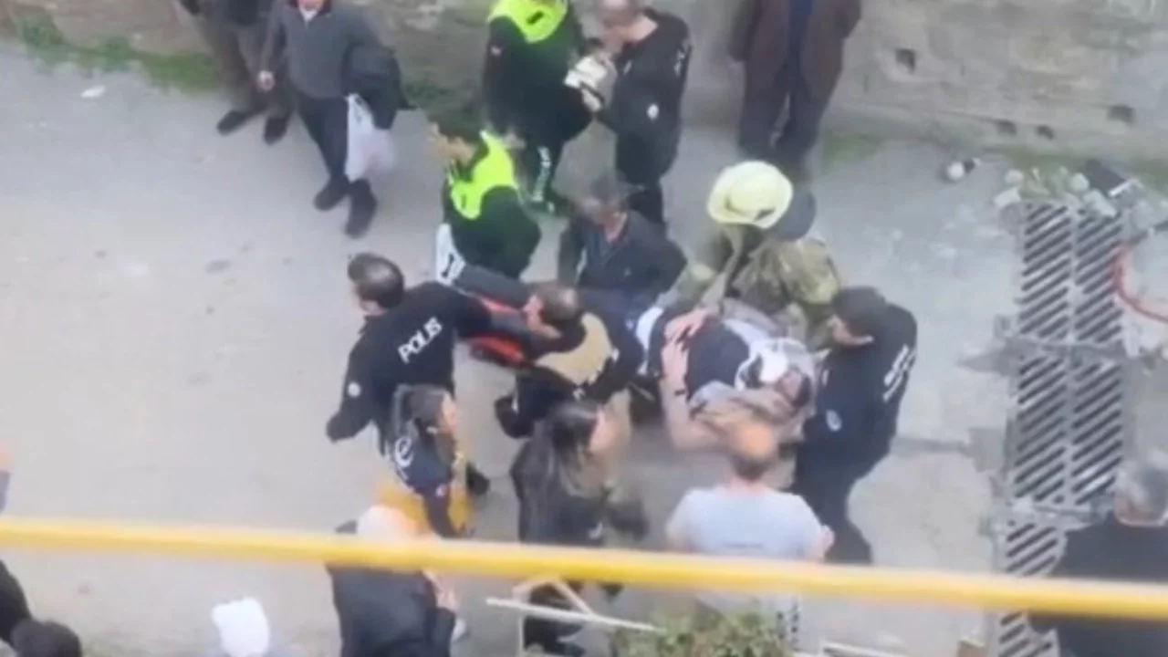 Bursa'da otomobil merdivenlerden yuvarlandı: 1 yaralı