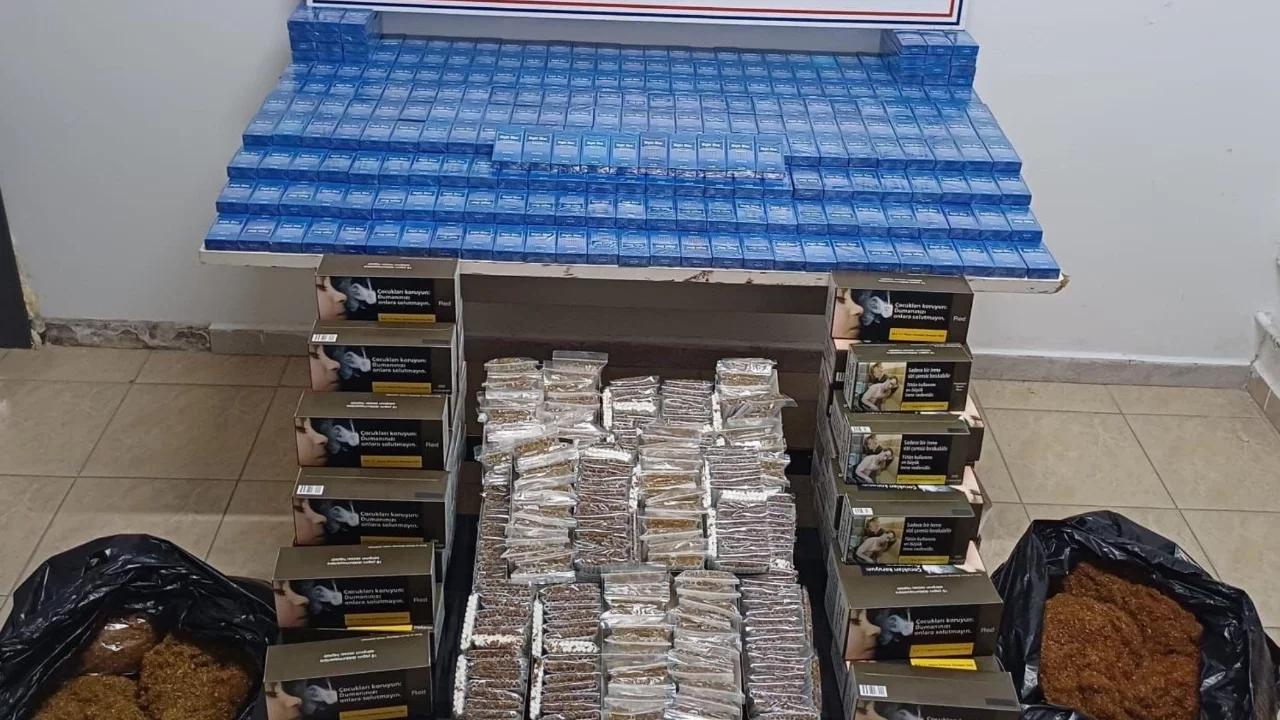 Bursa'da kaçak tütün operasyonu: Binlerce sigara ele geçirildi