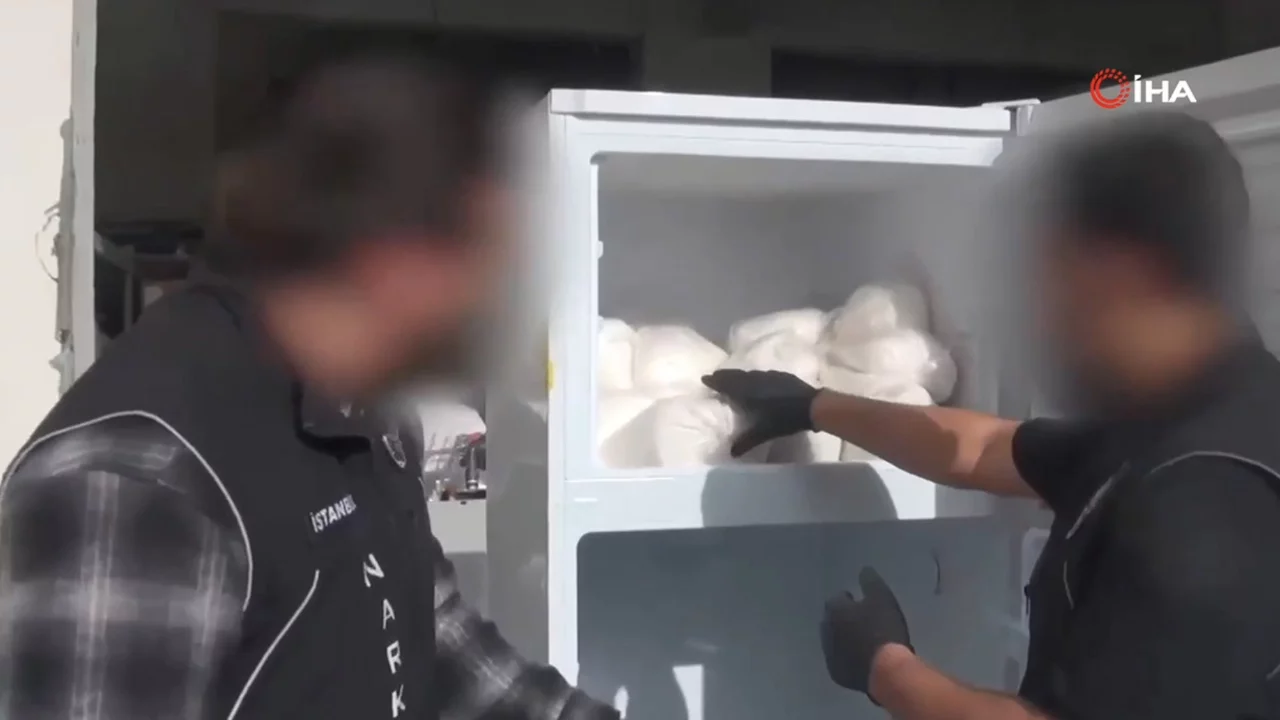 Kargo buzdolabından 28 kilo metamfetamin çıktı