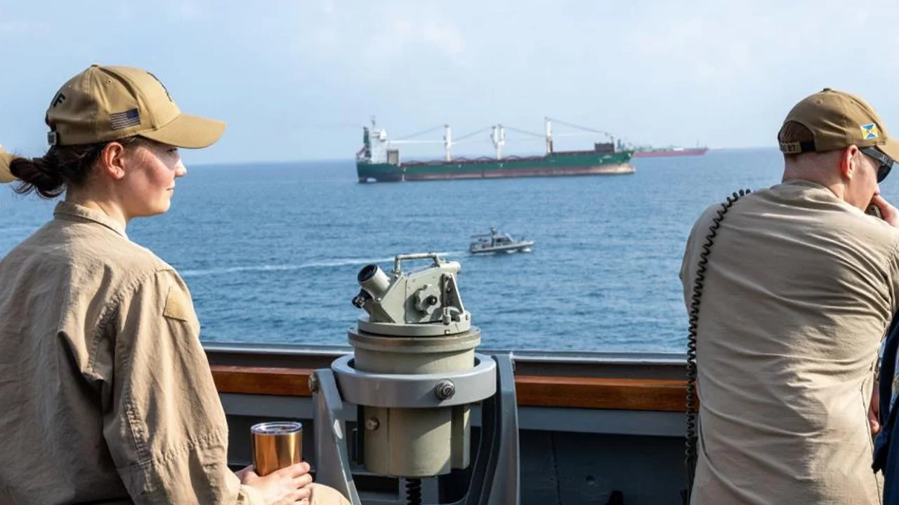 ABD'den Hürmüz Boğazı açıklaması: "Hiçbir gemi ablukayı aşamadı"