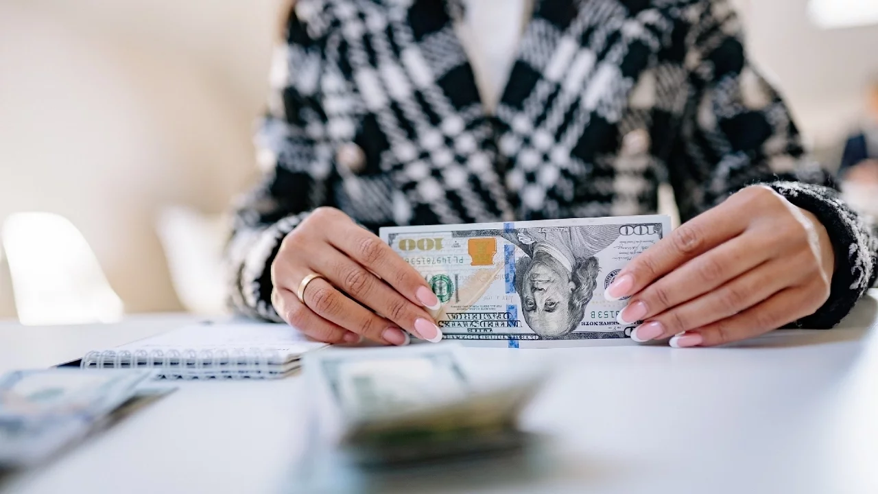 Döviz güne yükselişle başladı