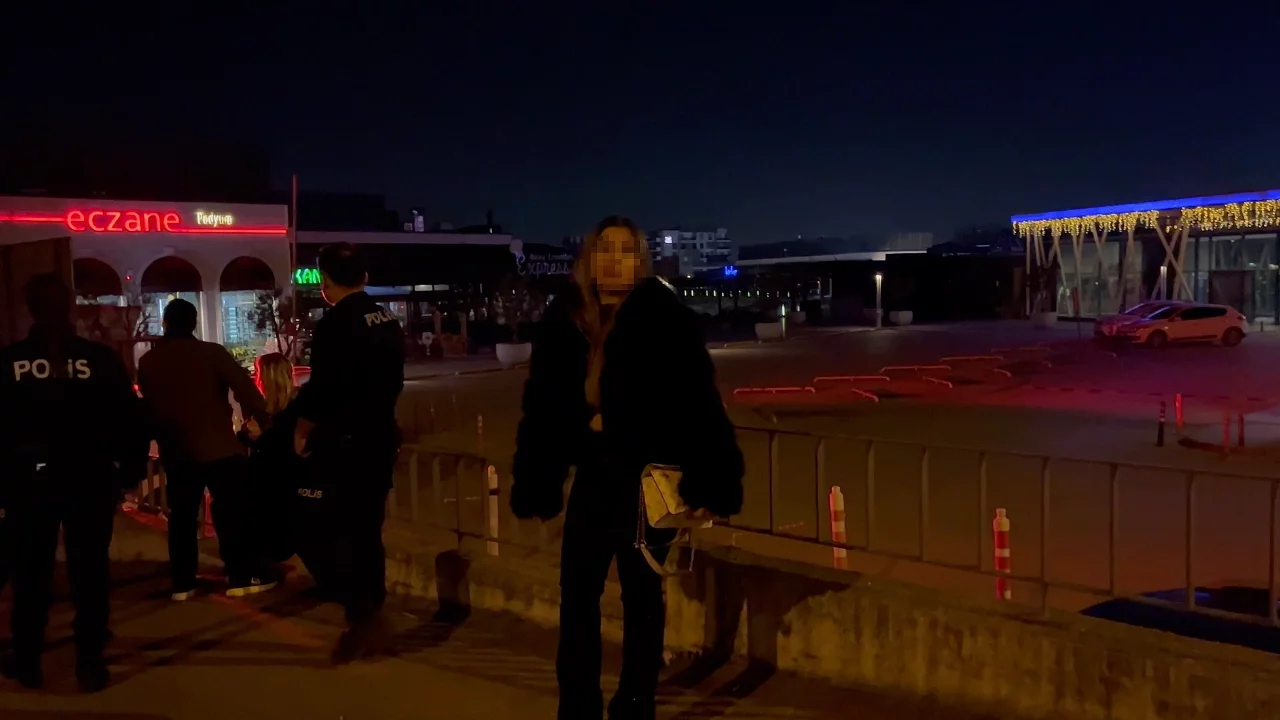 Bursa'da Alkollü Grup Sürücüye Saldırdı: Araç Hasar Gördü, Polis İnceleme Başlattı