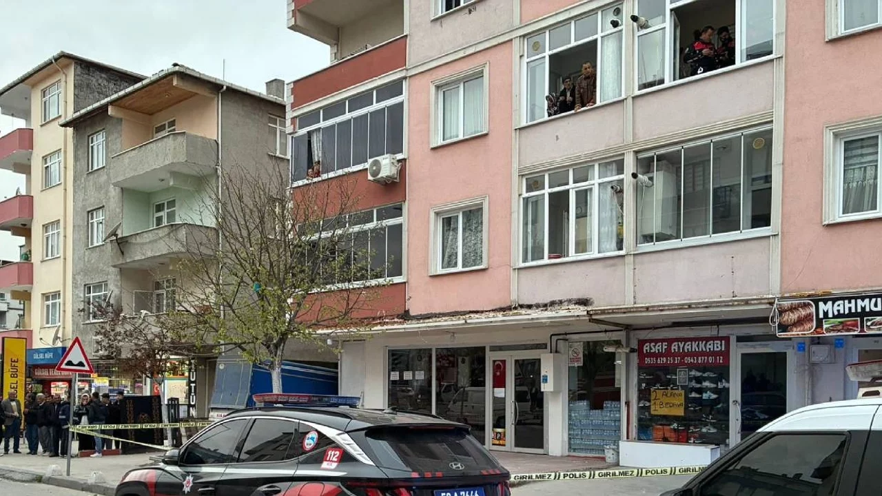 Balkondan pompalı tüfekle husumetlisini vurdu