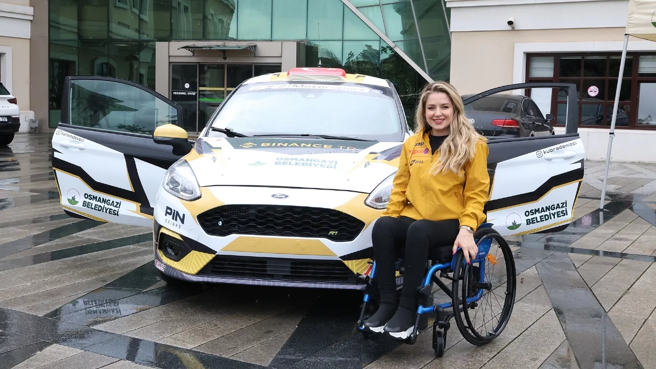 Dünyanın Tek Engelli Kadın Ralli Pilotu Yeni Zaferlerin Peşinde